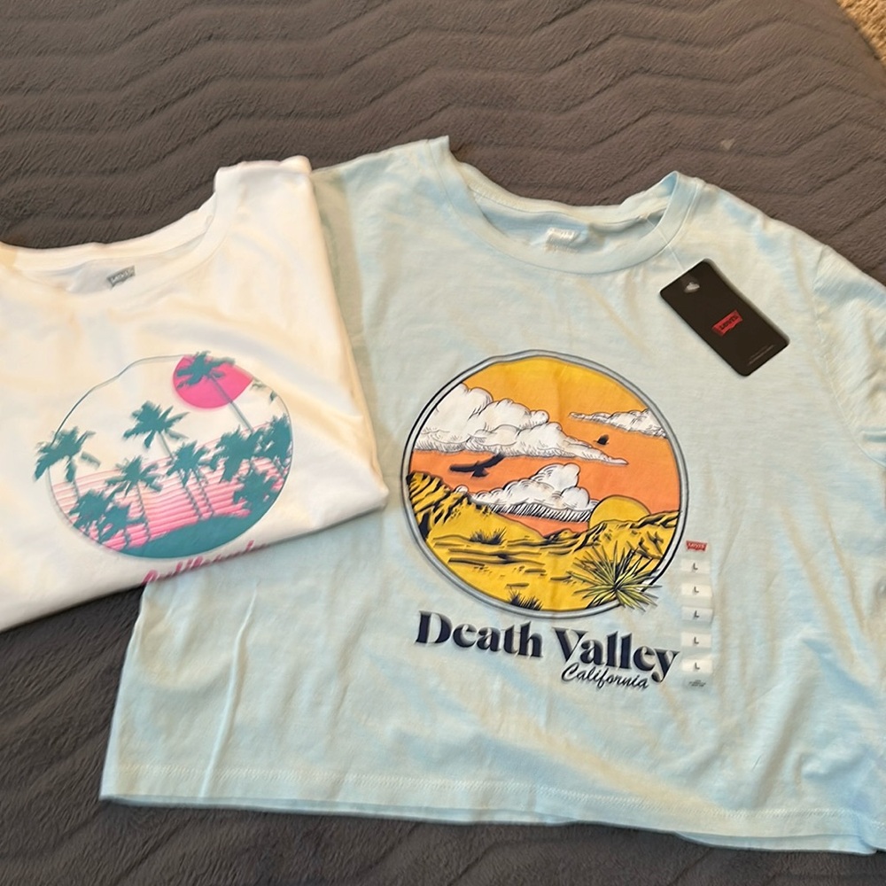 Levi’s crop tops